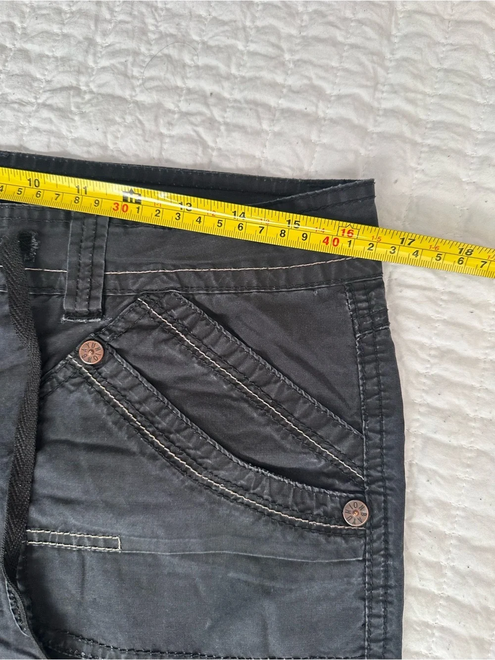 Y2K Unionbay Cargo Utility cargo capri shorts sz 9 M Black